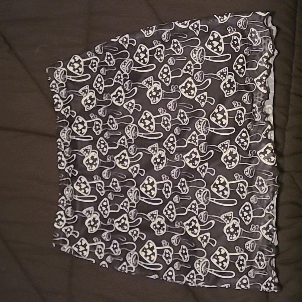 Shein size L black and white mushroom skirt